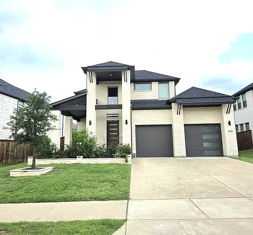 8066 Glastonbury Dr Photo 1