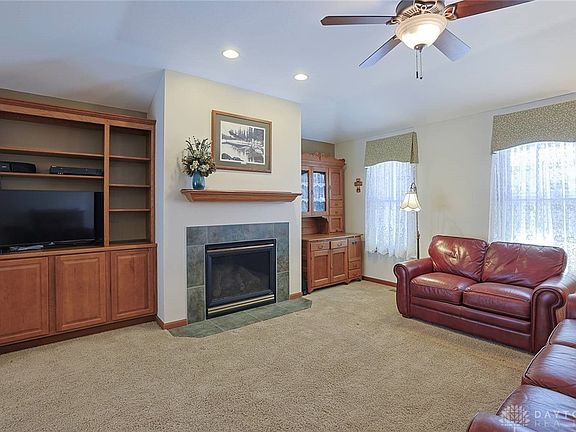 4th image of 537 Cider Mill Way