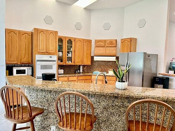 3rd image of 6110 Falconsgate Ave #0