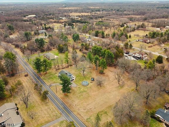 4th image of 21 Readington Rd