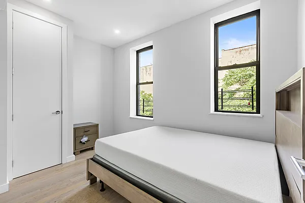 Rented by Blue Sky Management NY Inc | media 43