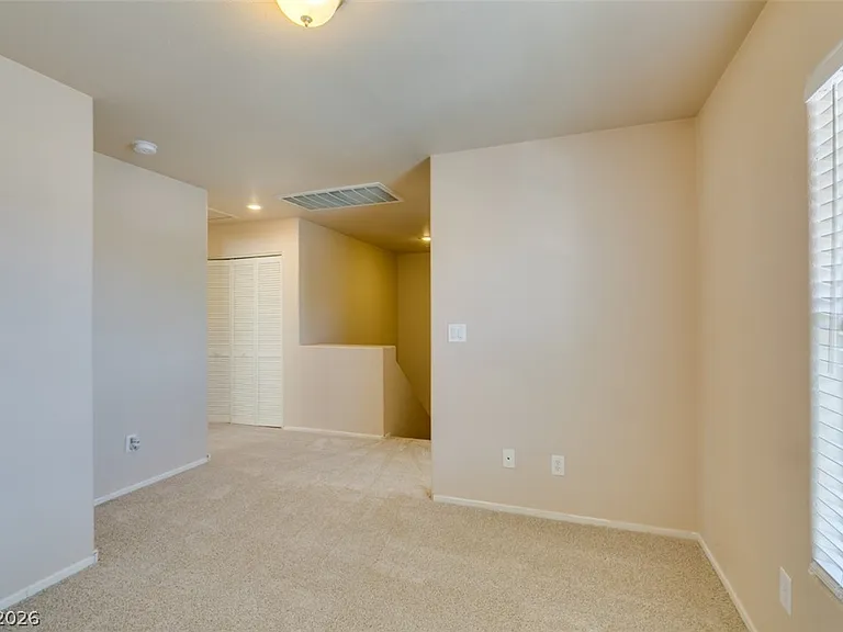186 Gilliflower Ave #0 — Photo 29