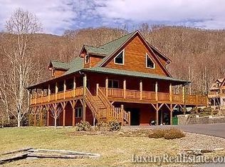 16 Buckeye Branch Dr, Clyde, NC 28721