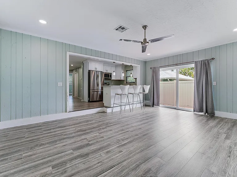 856 SW Rustic Cir — Photo 9