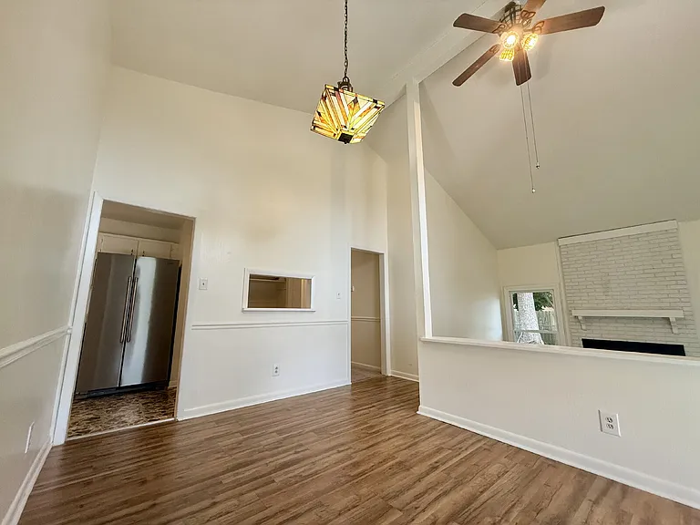 1009 Louisburg Pl — Photo 9