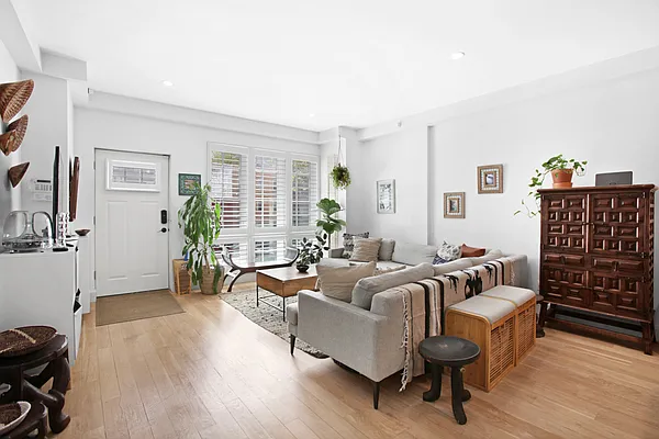 Rented by Compass | media 13