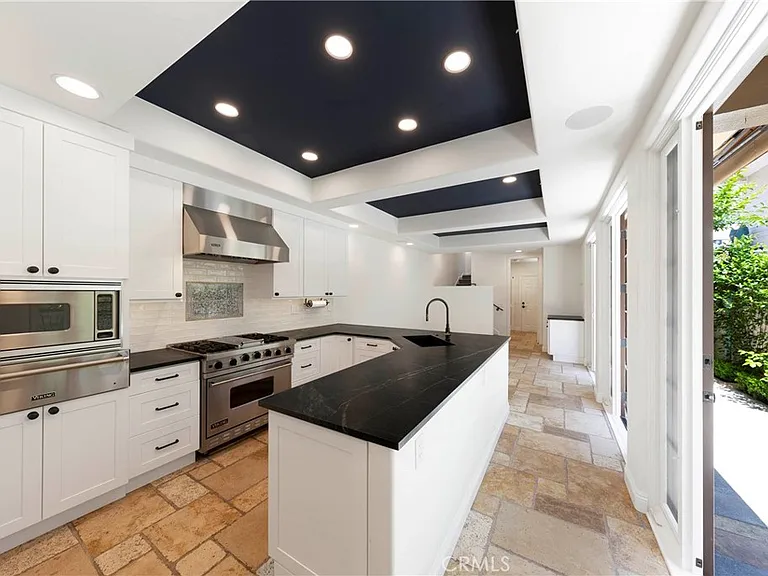 515 Begonia Ave #B — Photo 9