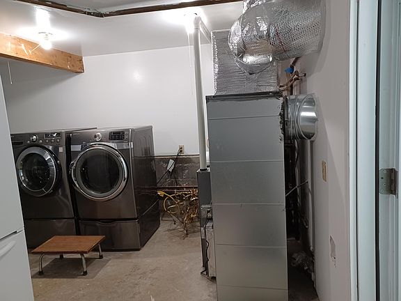 5th image of 16219 NE 19th Pl