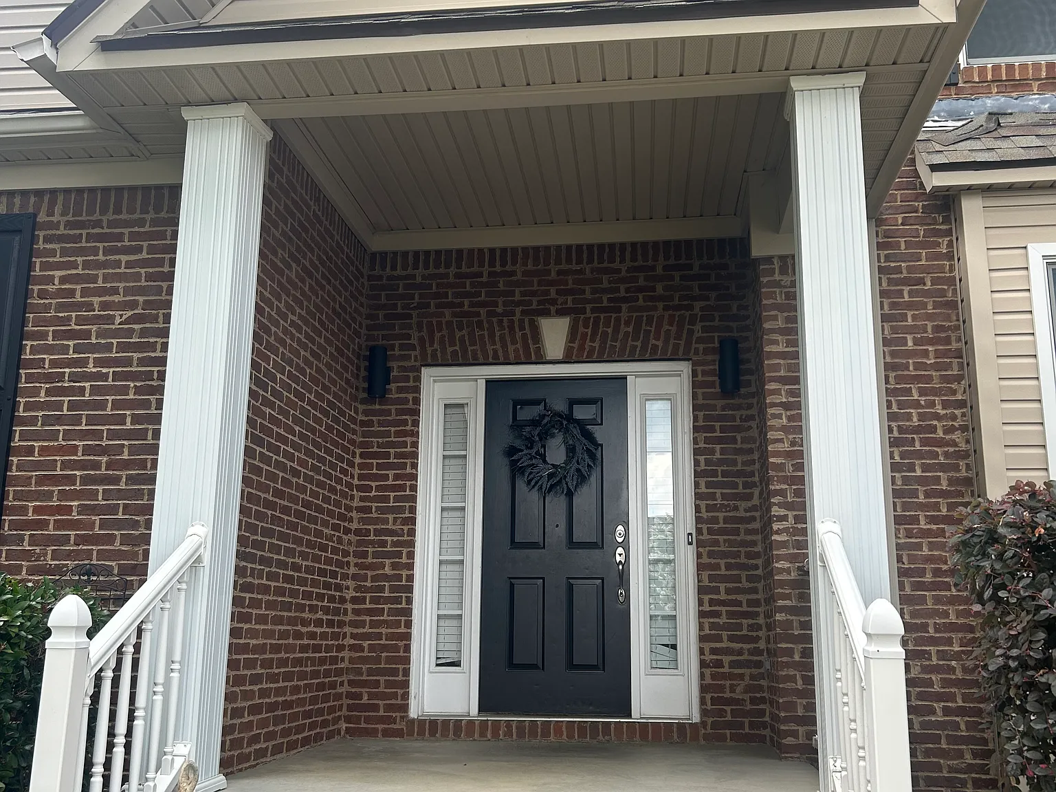 4 bed, 2.5 bath, 2176 sqft, $2,700 — Photo 2