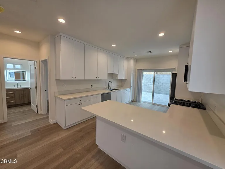 6746 Ben Ave — Photo 7