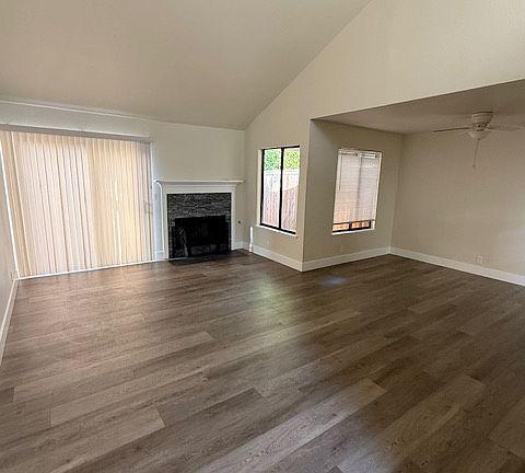 4th image of 1350 Dogwood Ct