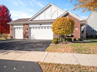 1176 Heathrow Ln, Aurora, IL 60502