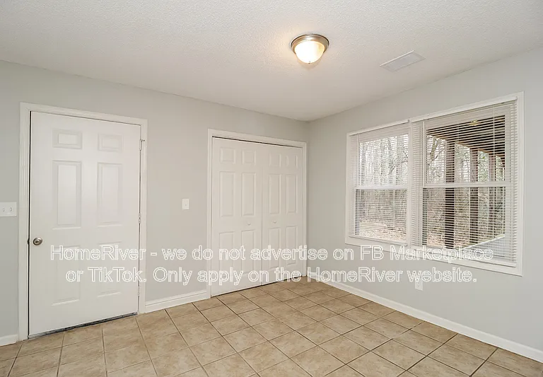 2482 Fairfield Ct SW — Photo 5