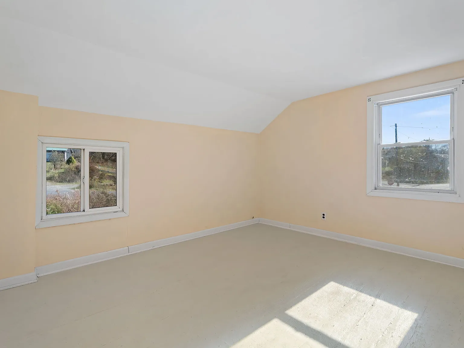 2 bed, 1040 sqft, $1,650 — Photo 2