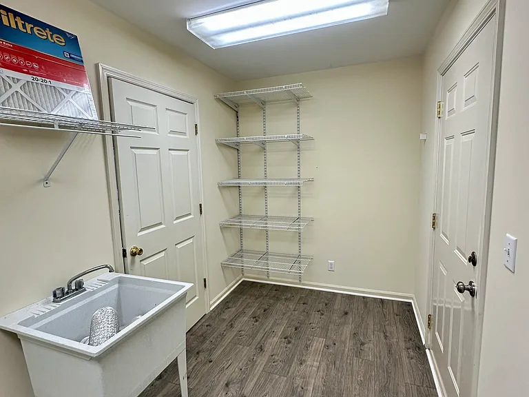 1620 Ridgecrest Dr #B — Photo 17