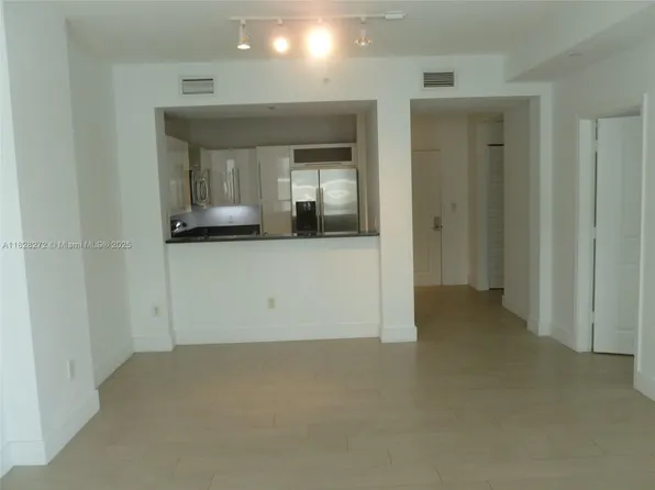 7350 SW 89th St APT 808S, Miami, FL 33156