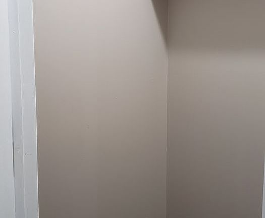 2nd image of 904 E Sturgis St #10