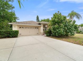 218 Pinehurst Cir, Naples, FL 34113