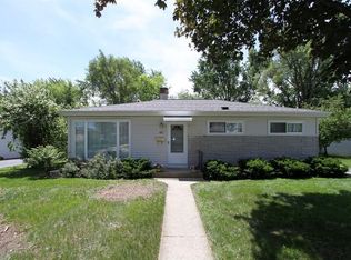 621 W Ridge Rd, Villa Park, IL 60181