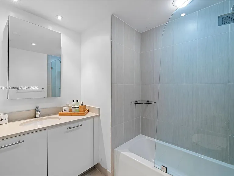 3250 NE 1st Ave #515 — Photo 15