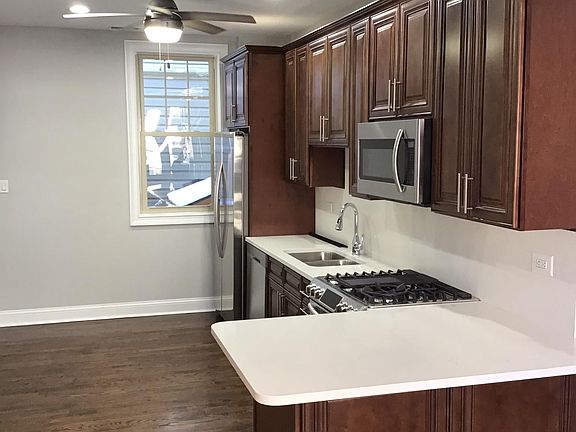 3rd image of 4957 N Christiana Ave