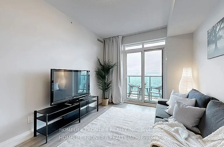 7161 Yonge St #2528 — Photo 8