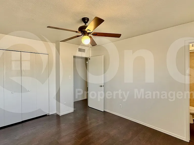 12602 N 21st Ave — Photo 16