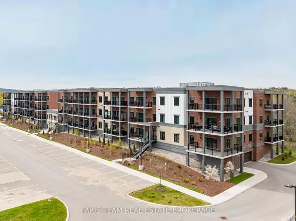 121 Mary St #224, Clearview, ON L0M 1G0