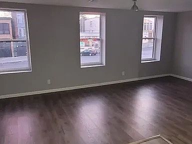 3rd image of 162 Broadway Floor 1