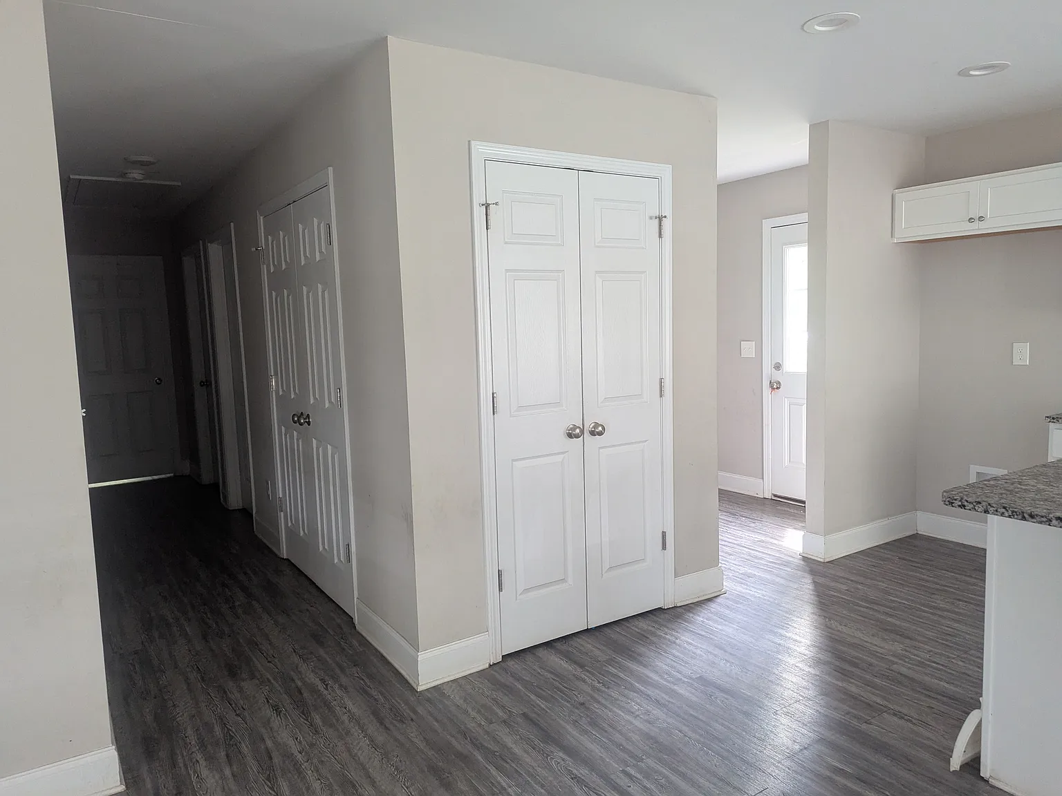 3 bed, 1428 sqft, $1,900 — Photo 3