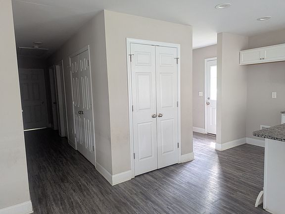 3rd image of 543 Whitner St