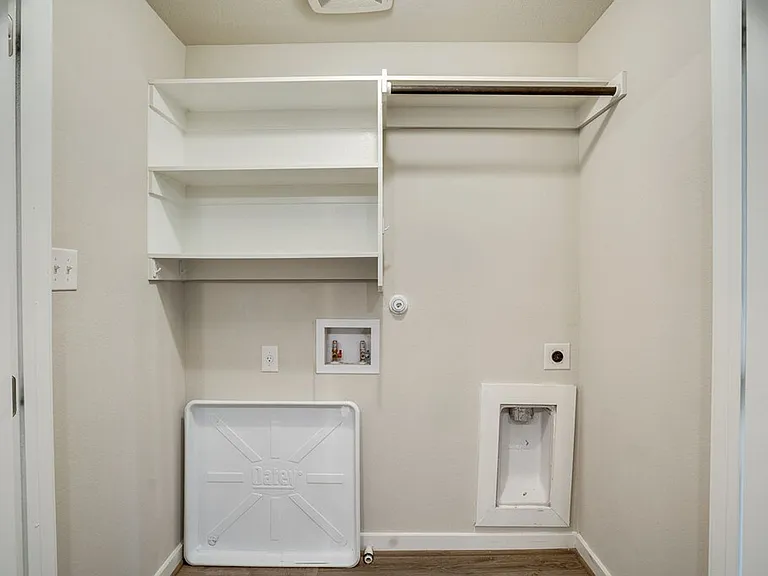 505 Pearly Eye Dr #B — Photo 17