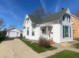 611 S Grandview Ave, Dubuque, IA 52003