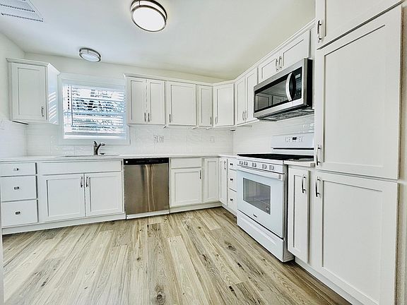 2nd image of 2553 Tampico Dr