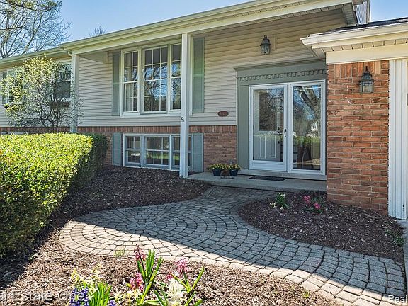 3rd image of 1841 Fair Oak Ct