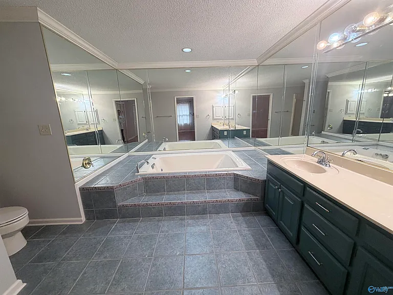 248 W Lake Cir — Photo 17
