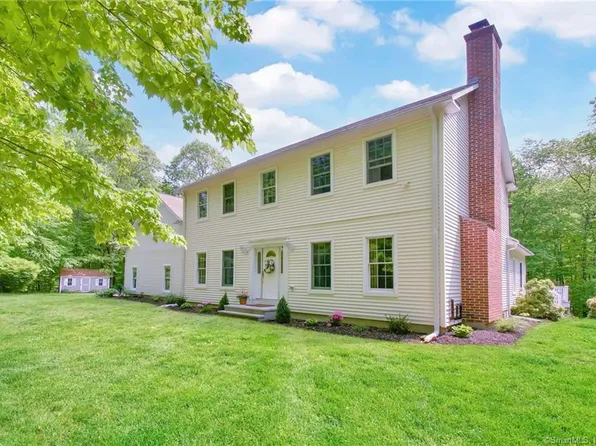 2 Blackberry Lane, Wallingford, CT 06492