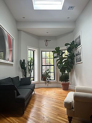 1st image of 319 Bainbridge St #2