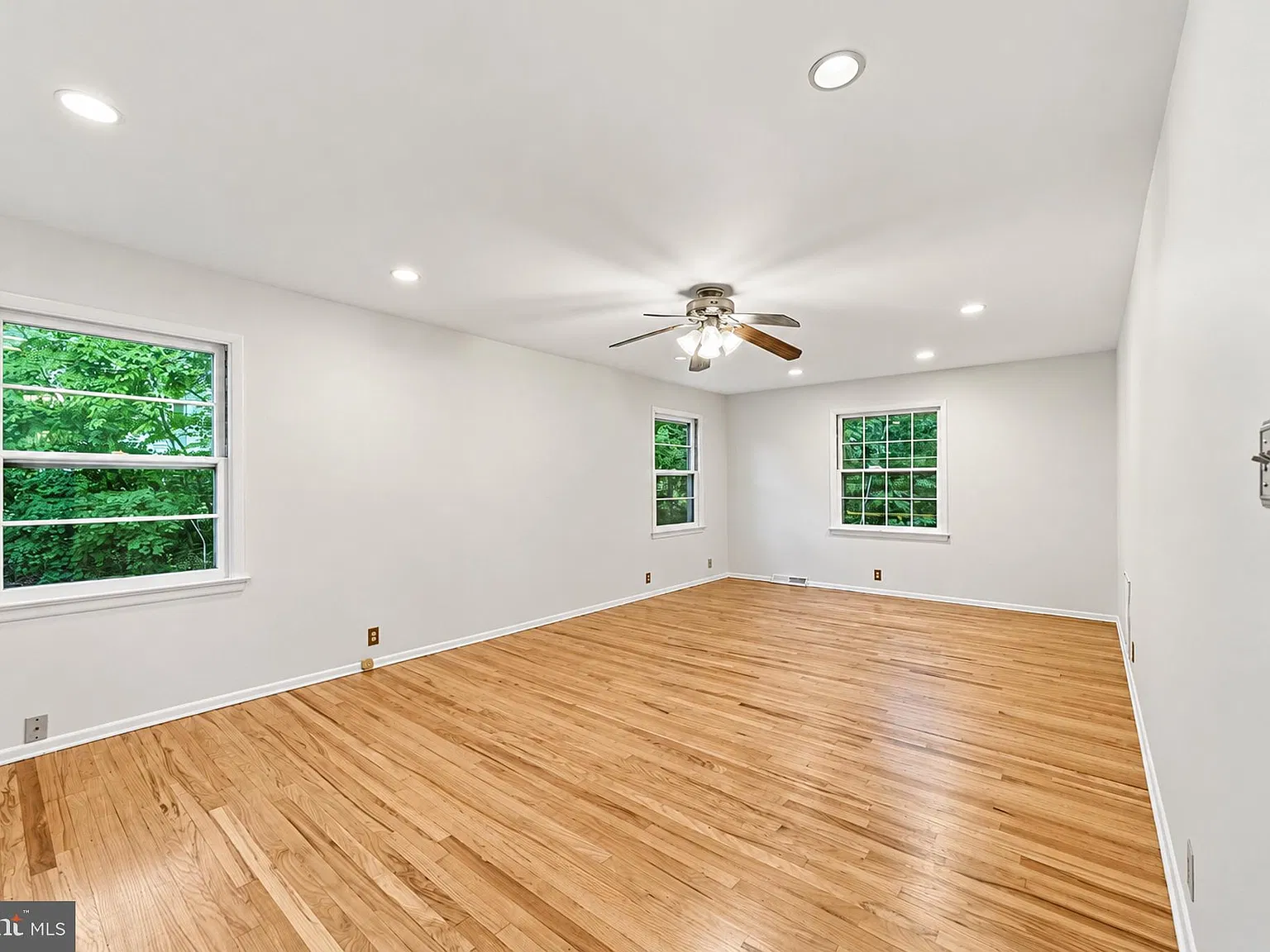 4 bed, 3.5 bath, 2281 sqft, $4,000 — Photo 4