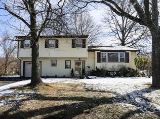 64 S Little Tor Rd, New City, NY 10956