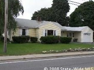 3206 Mendon Rd, Cumberland, RI 02864