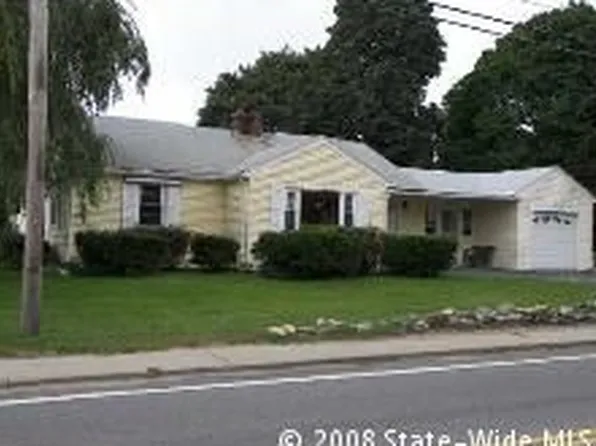 3206 Mendon Rd, Cumberland, RI 02864
