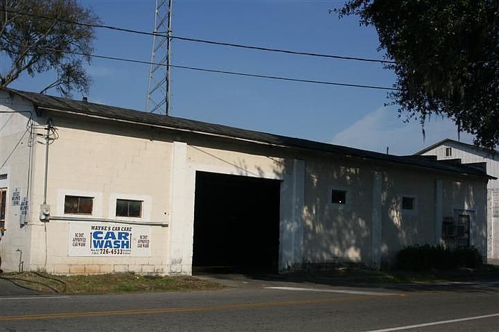 2nd image of 113 S Railroad Ave