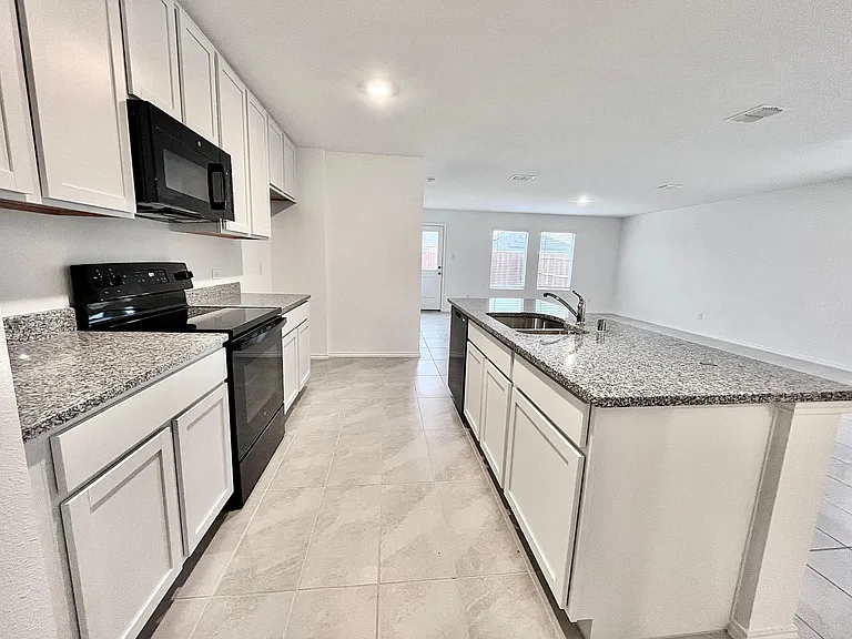 411 Ashbrook Way — Photo 5