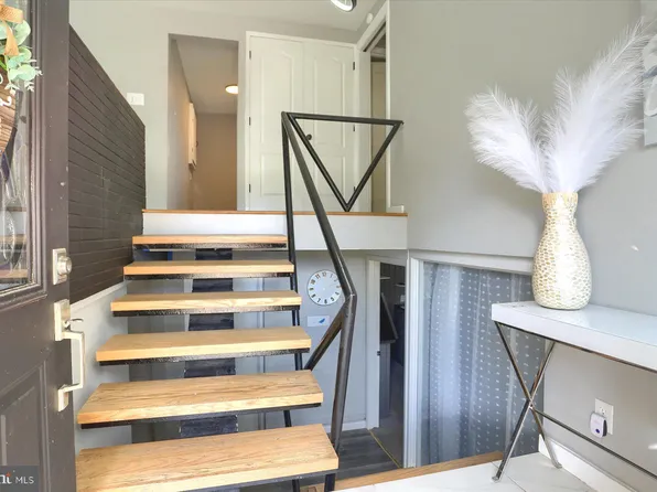 374 N 49th St, Harrisburg, PA 17111