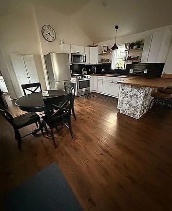 4th image of 306 County Road 209c #9