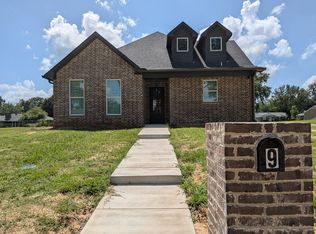 9 Fernwood Dr, Texarkana, TX 75503
