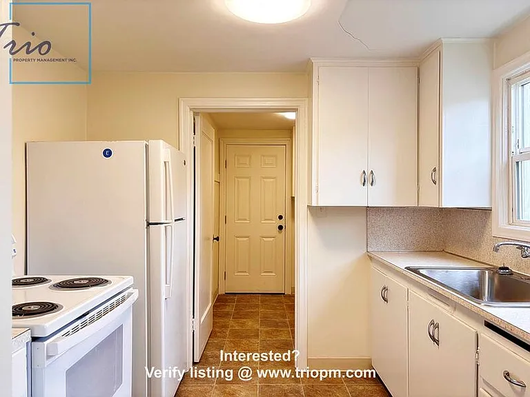1869 Hilyard St — Photo 5