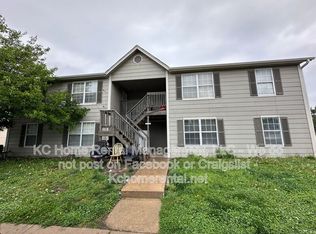 818 Rosewood St APT B, Gardner, KS 66030
