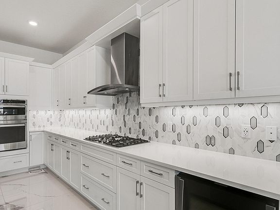 5th image of 15701 Merritt Drive